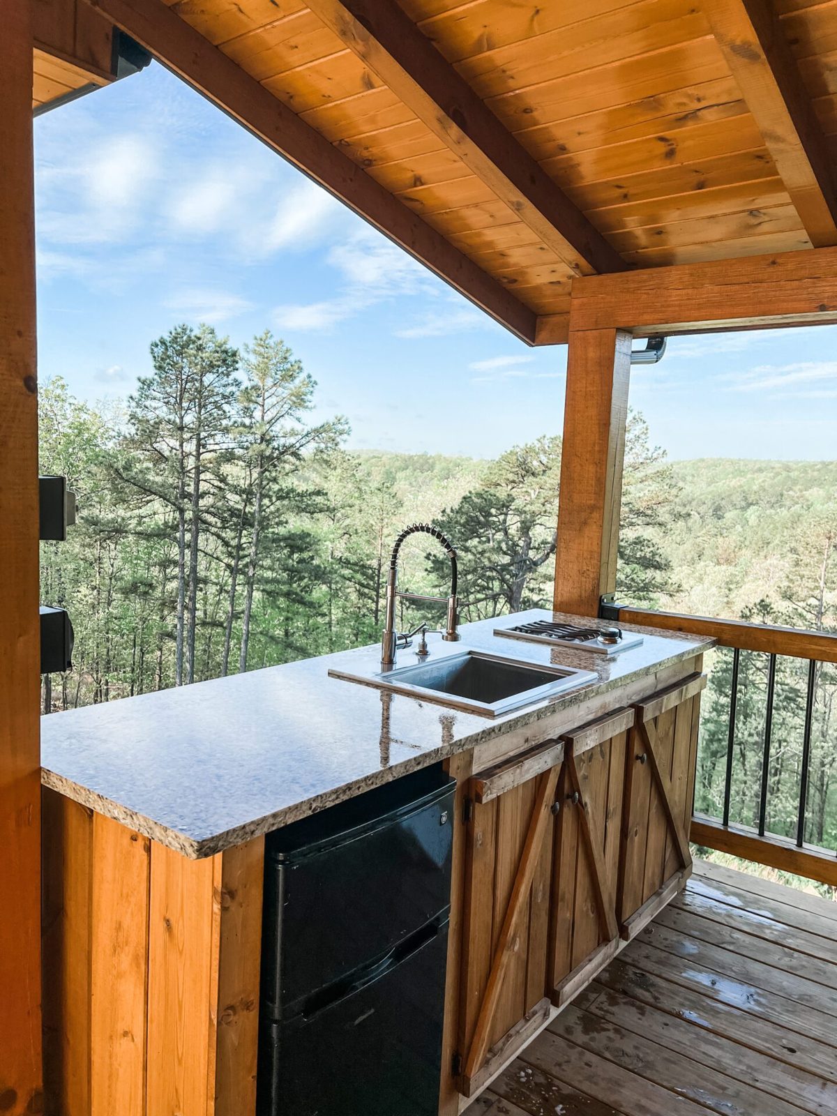 Deck outdoor kitchen